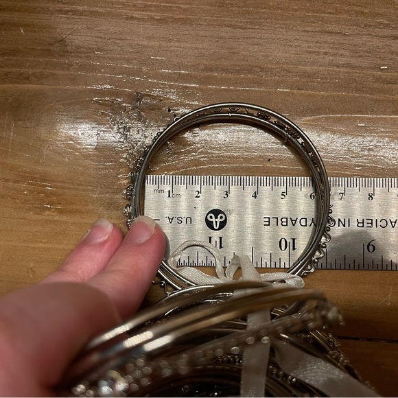 Beautiful Set of Silver Color Bangle 32 Total Bracelets - Picture 7 of 9